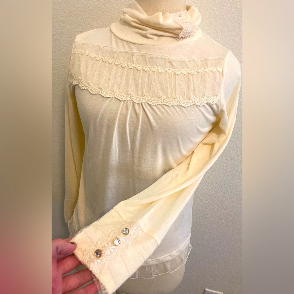 Axes Femme Jfashion Lolita Turtle neck top